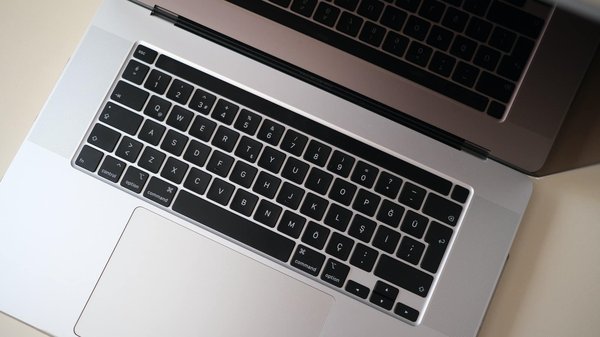 Quels sont les avantages incontestables d'un MacBook Pro par rapport à un MacBook Air ?